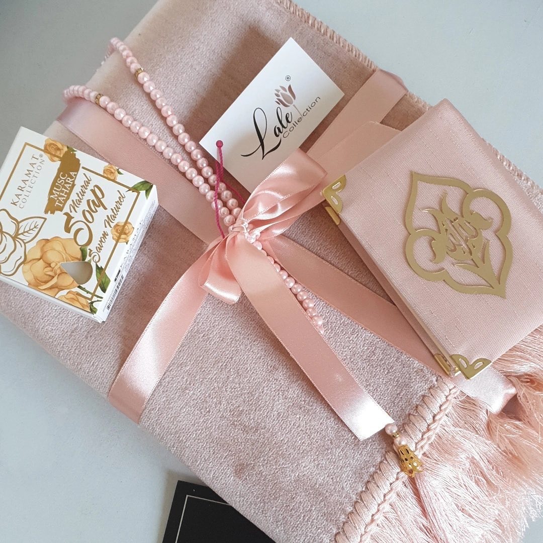 Prayer mats in wonderful colours
.
.
.
#gebetsteppich #gebetsteppiche #tesbih #personalisierteteppiche #personalisiertegeschenke #personalisiertegebetsteppiche #hamburg #frankfurt #duisburg #hijabista #hijabfashion #hijablove #hijabstyle #münchen #wuppertal #mönchengladbach #gelsenkirchen #essen #berlin #dortmund #bochum #hannover #köln #nürnberg #fürth #würzburg