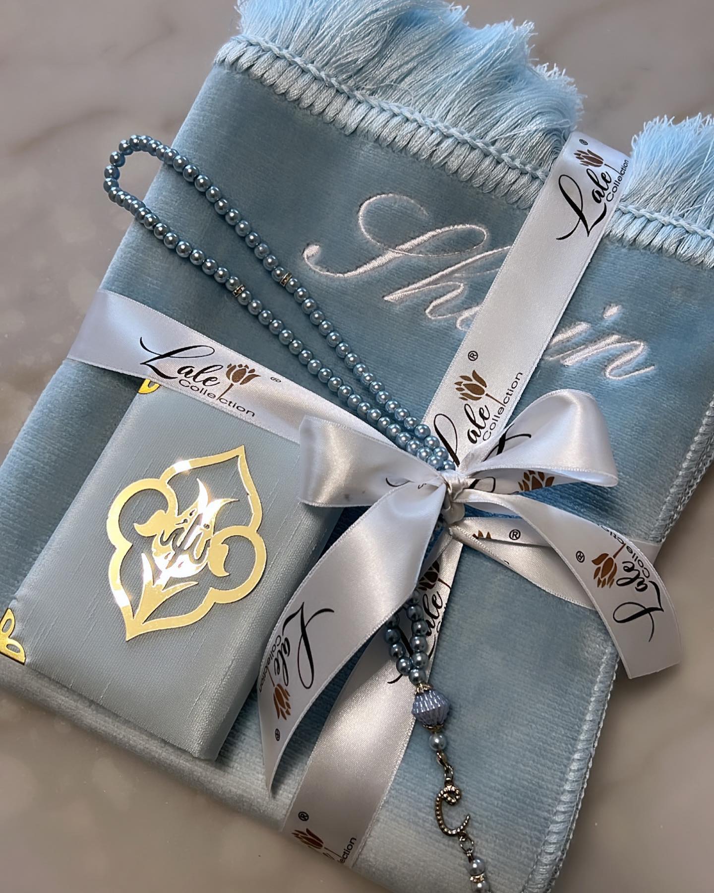 Natural colours in love. Personalisiere auch du deinen Teppich. Ganz einfach direkt in unserem online Shop. Modell auswählen, Personalisierungswunsch angeben und Farbe auswählen. Los gehts! In 3-5 Tagen hast du deine Bestellung im Haus.
.
.
.
#gebetsteppich #gebetsteppiche #tesbih #personalisierteteppiche #personalisiertegeschenke #personalisiertegebetsteppiche #hamburg #frankfurt #duisburg #hijabista #hijabfashion #hijablove #hijabstyle #münchen #wuppertal #mönchengladbach #gelsenkirchen #essen #berlin #dortmund #bochum #hannover #köln #nürnberg #fürth #würzburg